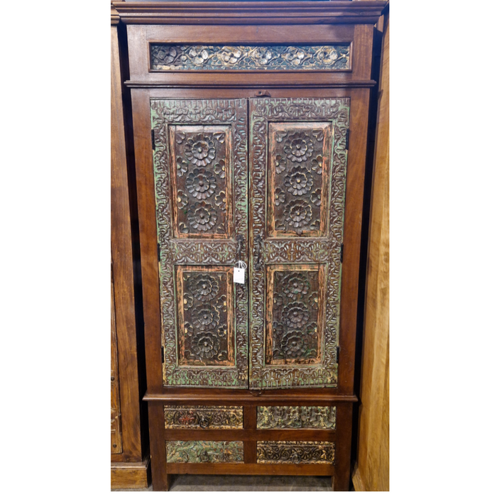 Indischer Schrank mit Musterung