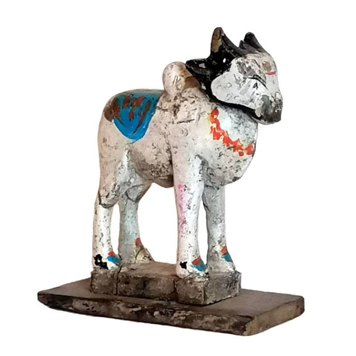 Indische Holzfigur Nandi, handgeschnitzt und bemalt