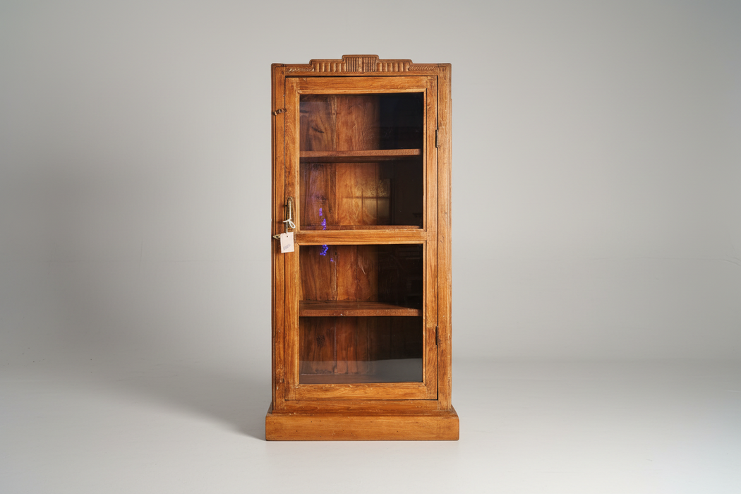 Vitrine aus indischen Teakholz