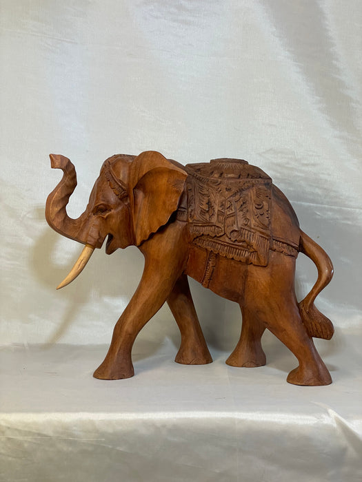 Elefanten Skulptur aus Holz