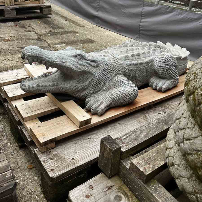 Krokodil Skulptur aus Flussstein