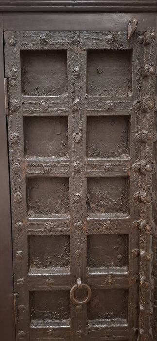 Schrank aus massivem Teakholz