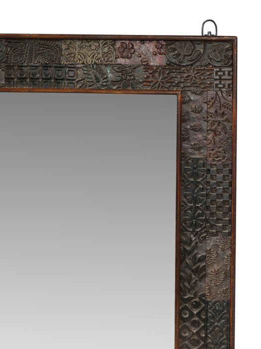 Geschnitzter Spiegel aus Indien